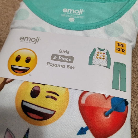 Emoji Graphic 2pc Pajama Set (various sizes) - Picture 5 of 10